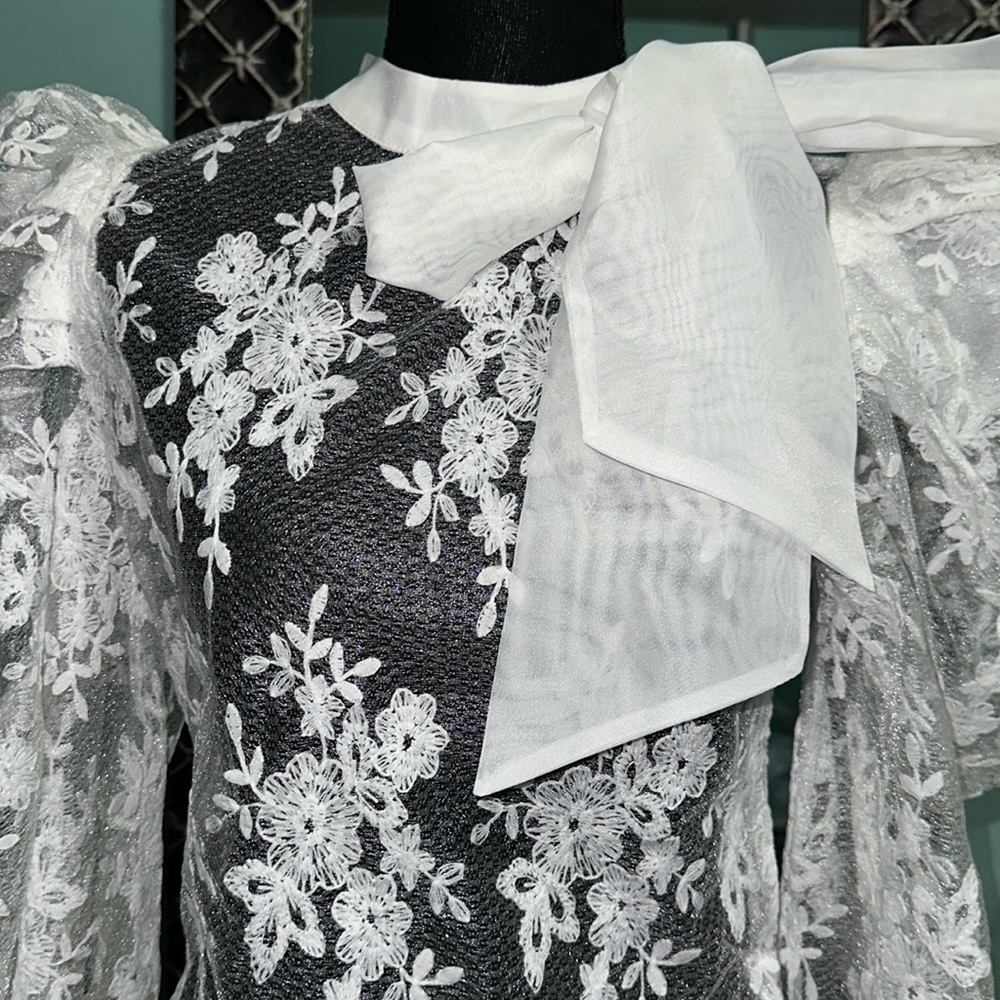 Gracia White Women’s Blouse